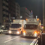 【画像】駐停車禁止場所に路駐するトラックだらけなのはなぜ？　物流現場が抱える解決不能な問題 〜 画像1