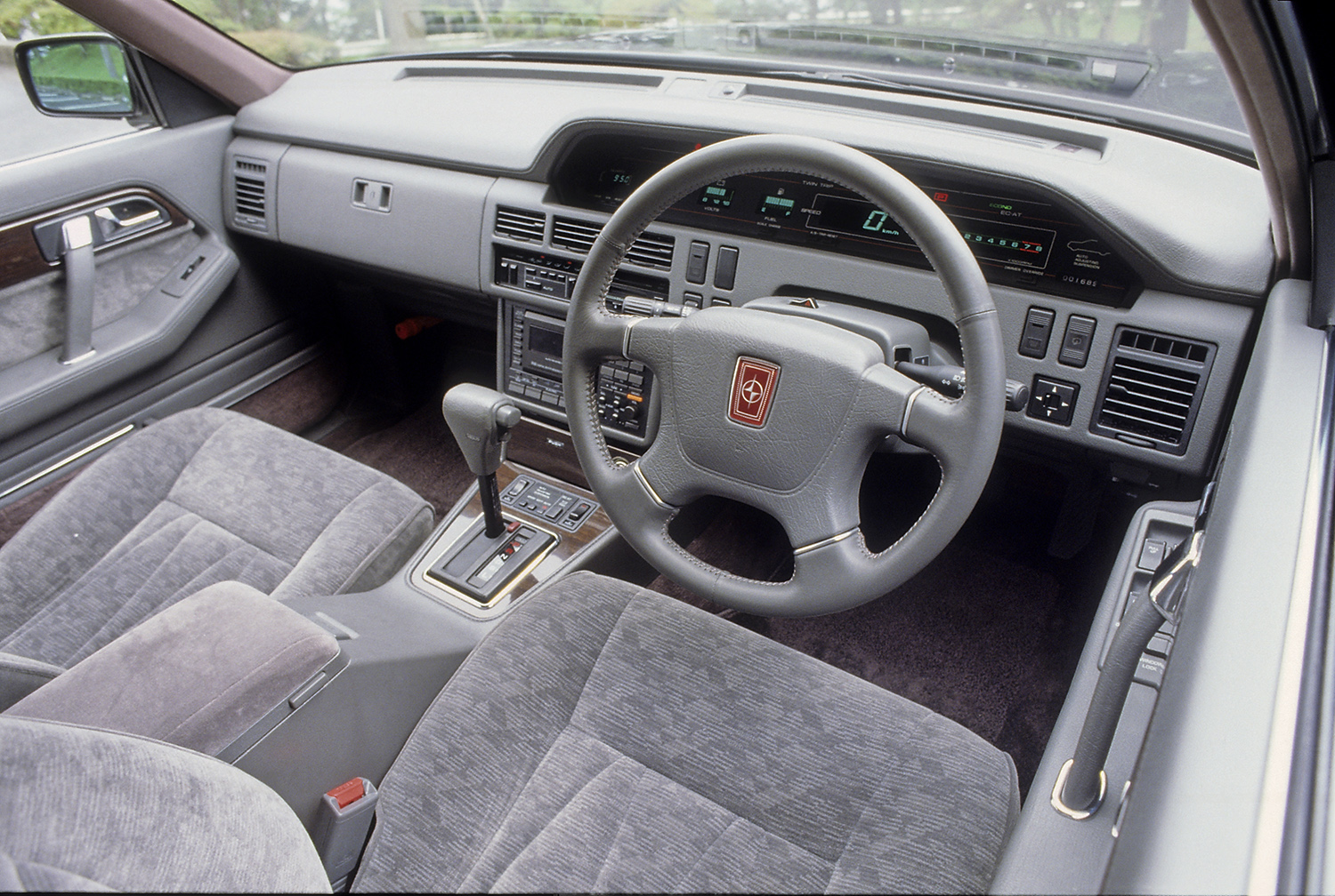 セダン全盛期に生まれたマツダのフラッグシップモデル・5代目ルーチェ 〜 画像11