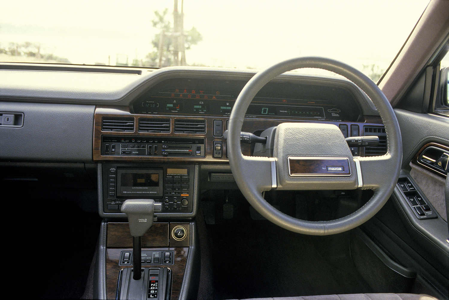 セダン全盛期に生まれたマツダのフラッグシップモデル・5代目ルーチェ 〜 画像13