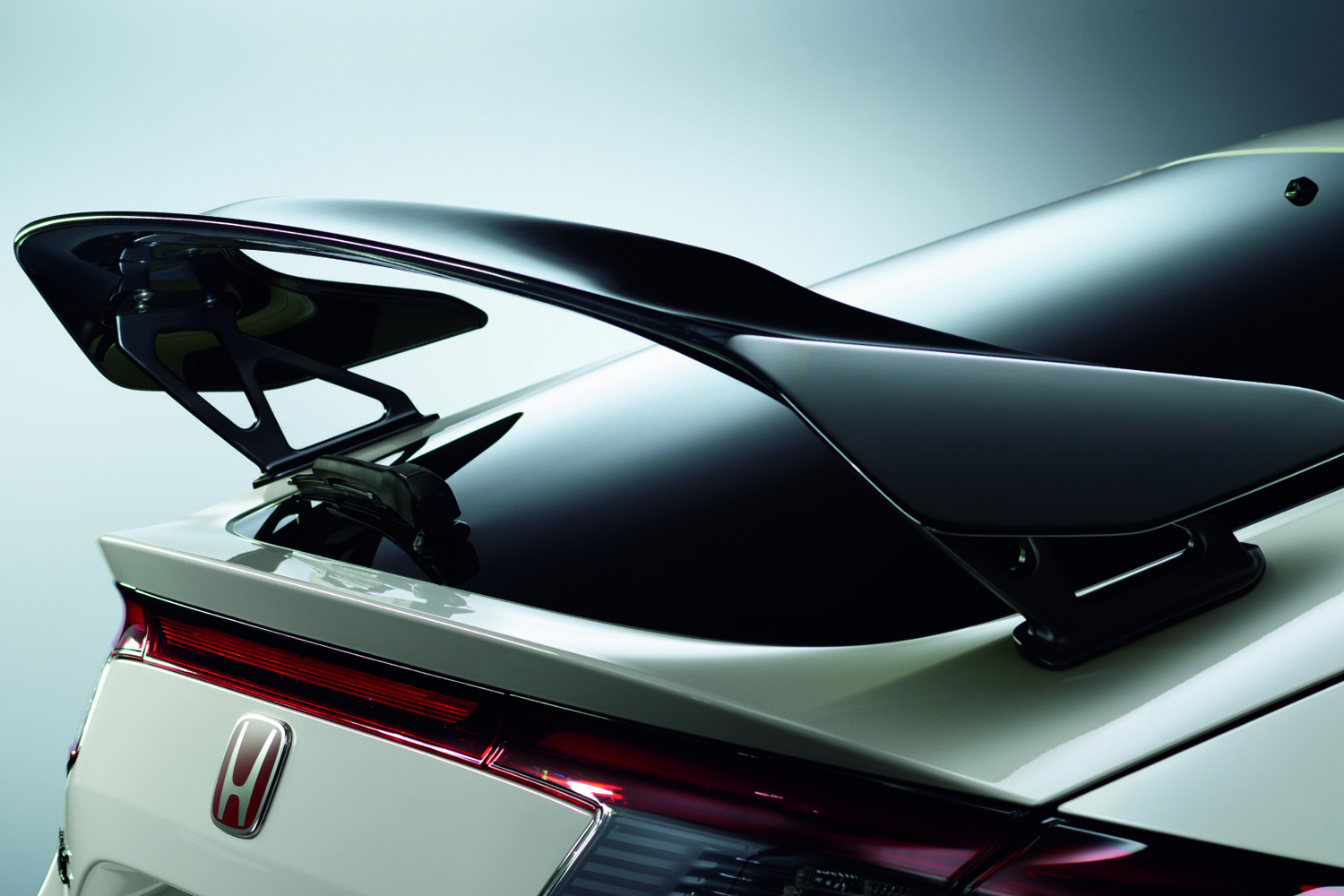 アキュラ・インテグラタイプSとホンダ・シビックタイプRを徹底比較 〜 画像25