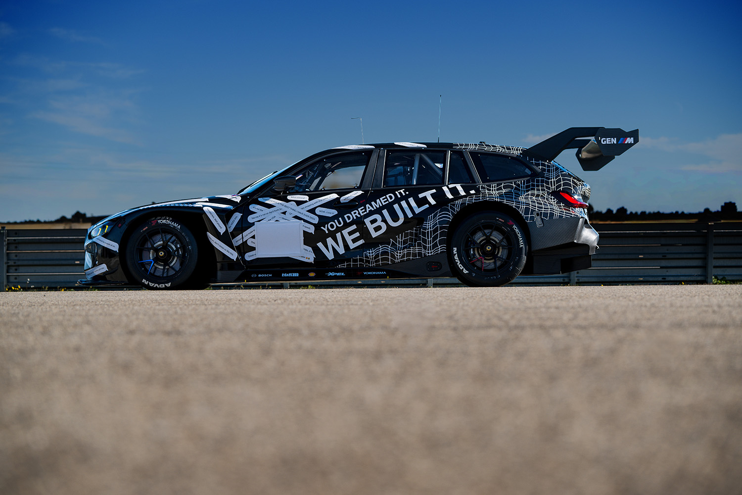 BMWからステーションワゴンのレーシングカー「M3ツーリング 24H」が誕生 〜 画像2