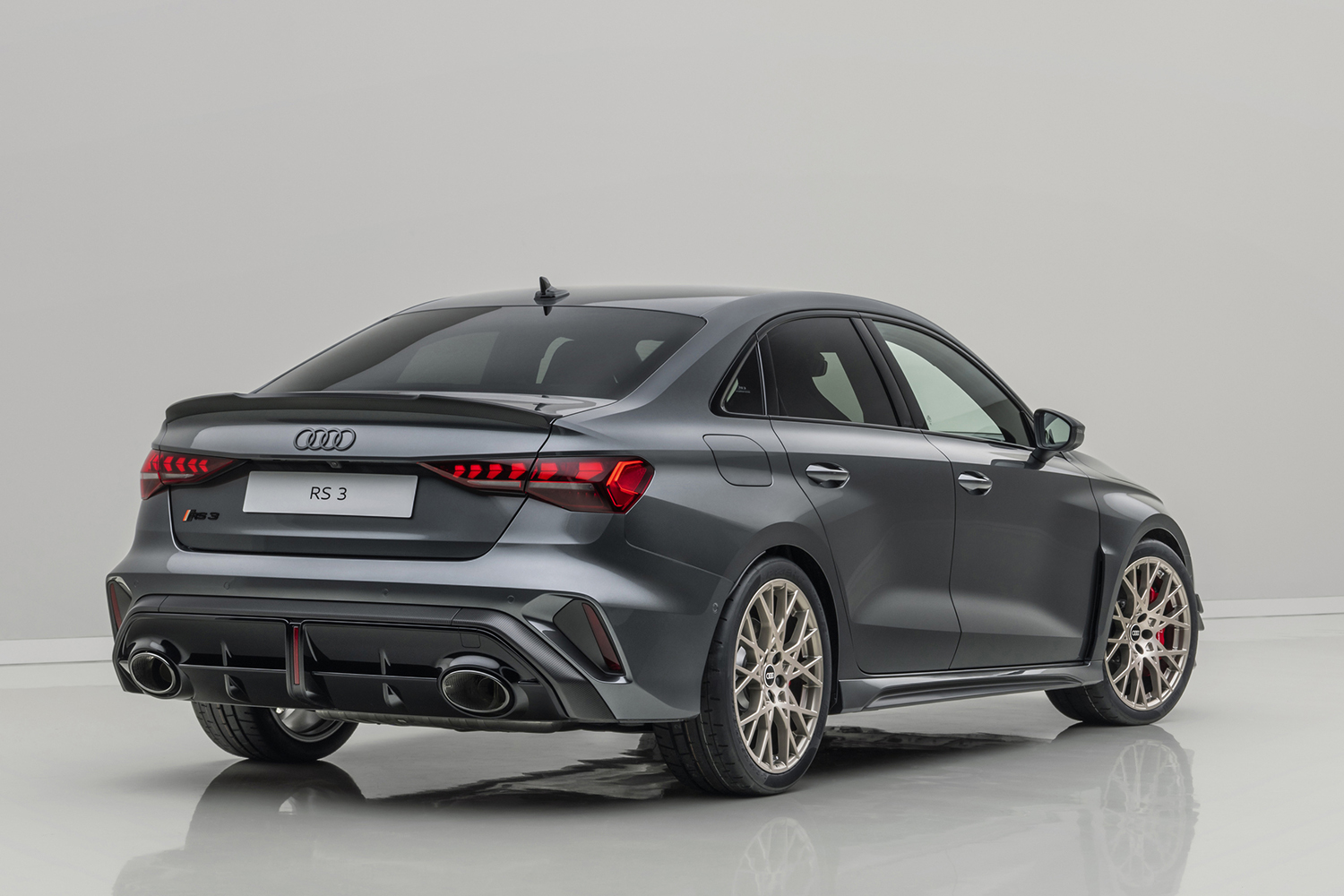 アウディが限定車「RS3 コンペティション・リミテッド」を発表 〜 画像4