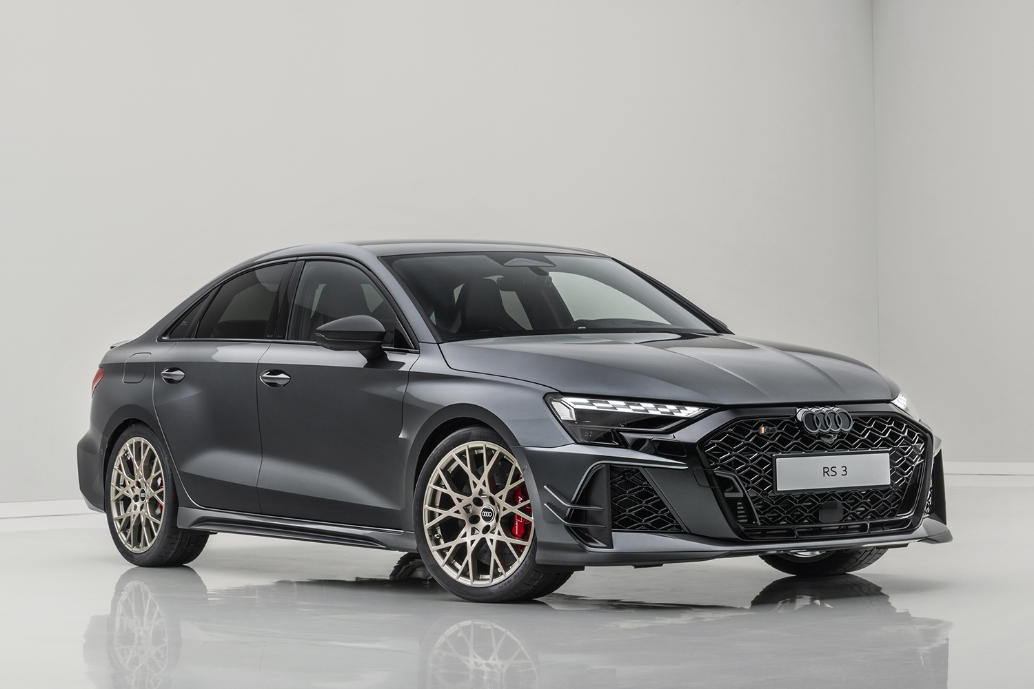 アウディが限定車「RS3 コンペティション・リミテッド」を発表 〜 画像8