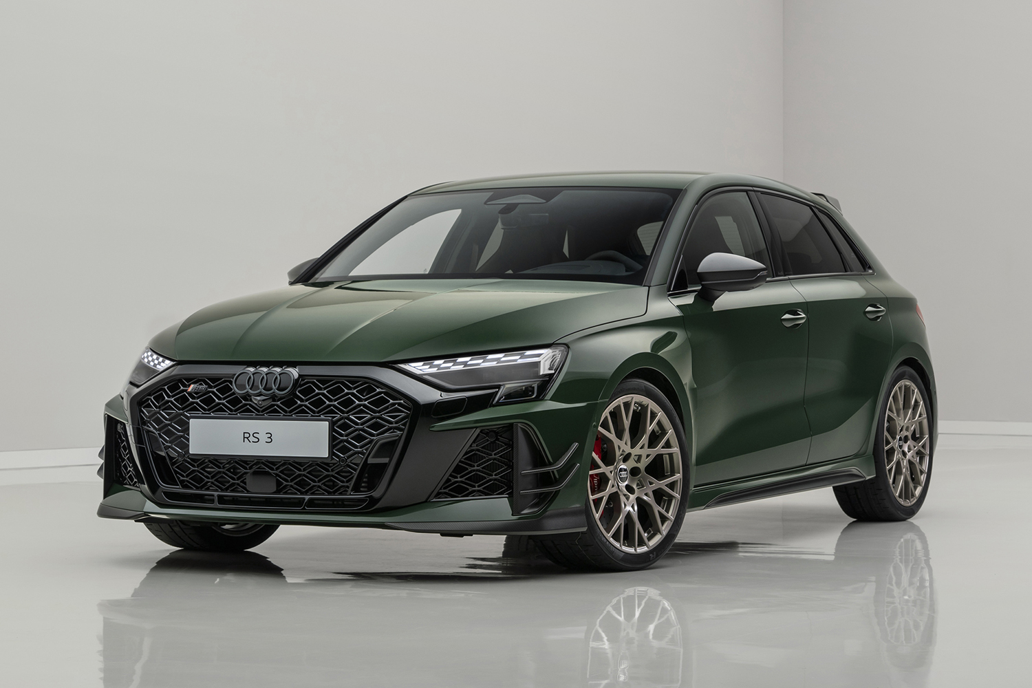 アウディが限定車「RS3 コンペティション・リミテッド」を発表 〜 画像11