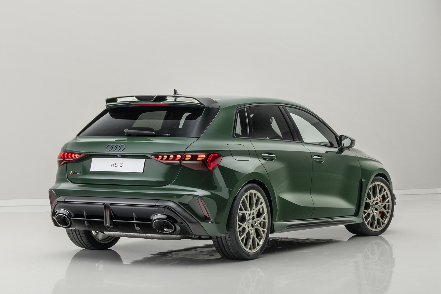 アウディが限定車「RS3 コンペティション・リミテッド」を発表 〜 画像12