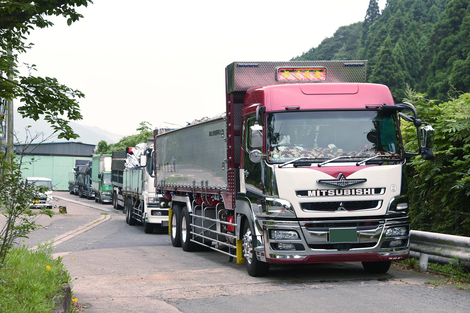 路駐するトラック