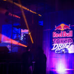 【画像】物流倉庫貸し切りの超ド派手な屋内ドリフトイベントに5000人が熱狂!!　F1マシンまで飛び出した「Red Bull Tokyo Drift 2026」が鳥肌モノ！ 〜 画像26