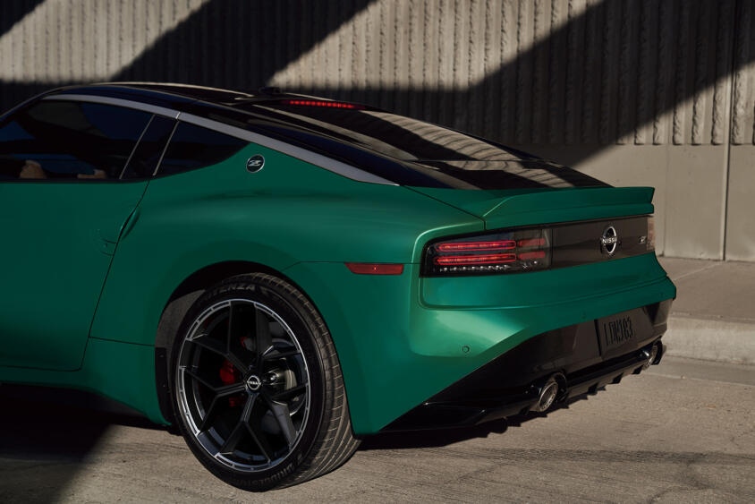 これが本命だろ！　アメリカでフェアレディＺがマイチェンされて「Z NISMO」に待望の6速MTが誕生!!