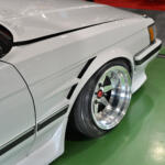 【画像】BOUSOUZOKU流儀のシャコタンで1980年代魂の健在！　令和になっても懐かしのGX71マークIIのカスタムが輝いていた【大阪オートメッセ2026】 〜 画像1