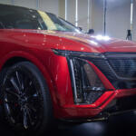 【画像】キャデラックの電気自動車SUVにバカッ速モデルが爆誕！　日本で発表されたリリックＶのパフォーマンスがヤバすぎる 〜 画像11