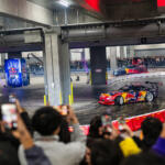 【画像】物流倉庫貸し切りの超ド派手な屋内ドリフトイベントに5000人が熱狂!!　F1マシンまで飛び出した「Red Bull Tokyo Drift 2026」が鳥肌モノ！ 〜 画像4