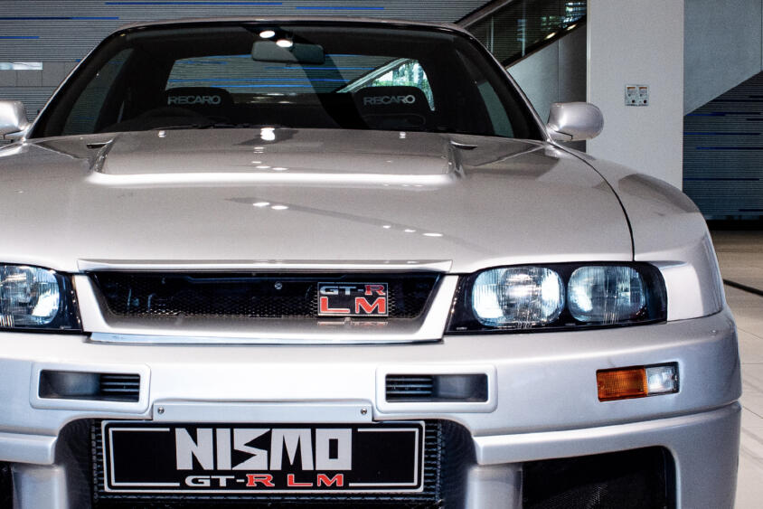 世界にたった１台の幻のR33GT-R！　ル・マンに出るためだけに作られた「NISMO GT-R LM」の意外なほど「普通」な中身