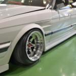 【画像】BOUSOUZOKU流儀のシャコタンで1980年代魂の健在！　令和になっても懐かしのGX71マークIIのカスタムが輝いていた【大阪オートメッセ2026】 〜 画像9