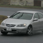 【画像】日本車初の「280馬力」自主規制突破モデル！　ホンダらしく「技術のデパート」だった４代目レジェンドはやっぱりスゴイ!! 〜 画像5