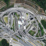 【画像】ただ地形に合わせてカーブしているだけじゃなかった！　 高速道路が安全に走れるのは「クロソイド曲線」と「カント」のおかげ 〜 画像3