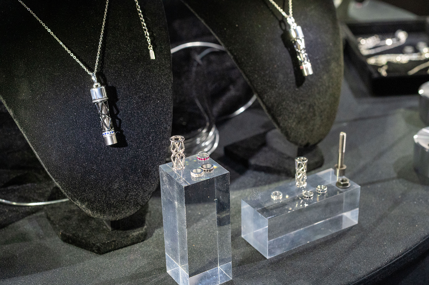 ベルガーが操ったV10エンジンのパーツでHRCがアクセサリーを作ったぞ