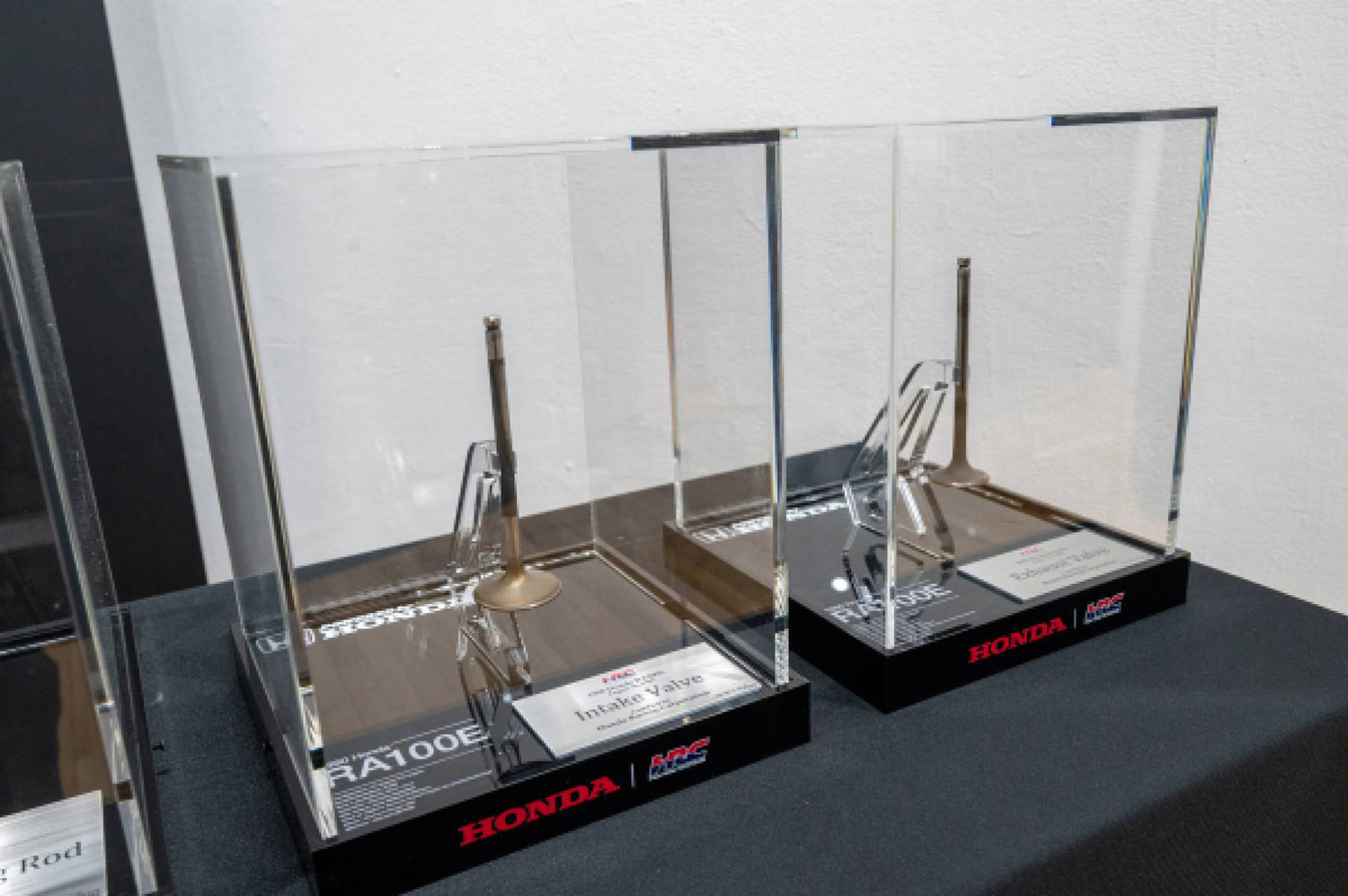 ベルガーが操ったV10エンジンのパーツでHRCがアクセサリーを作ったぞ 〜 画像6