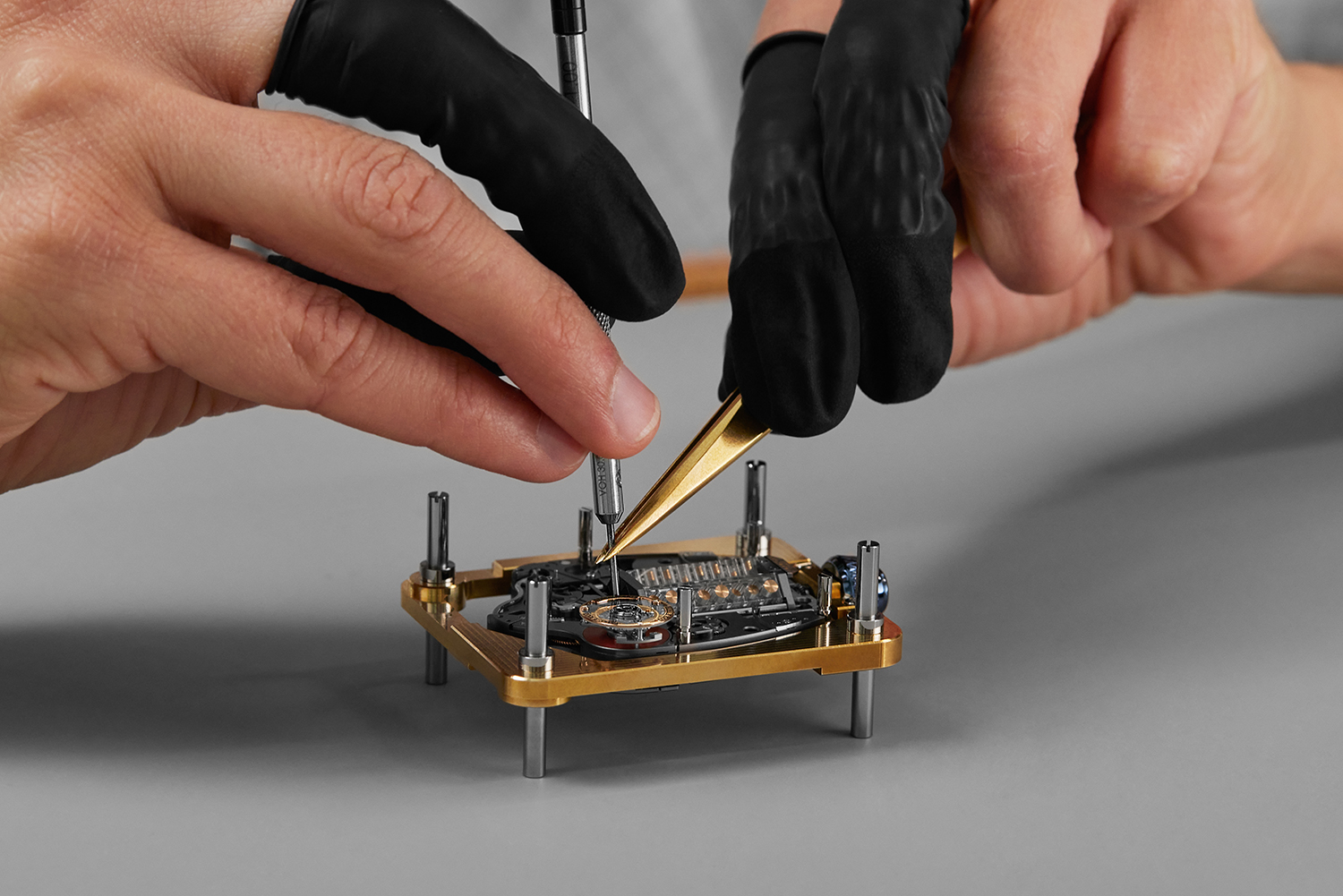 ブガッティ・トゥールビヨンをイメージした腕時計が常軌を逸した美術品だった 〜 画像4