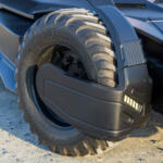 【画像】この冗談みたいな装甲車は「CL55 AMG」の改造車ってマジか！　常軌を逸した超絶カスタムの中身に迫る 〜 画像2