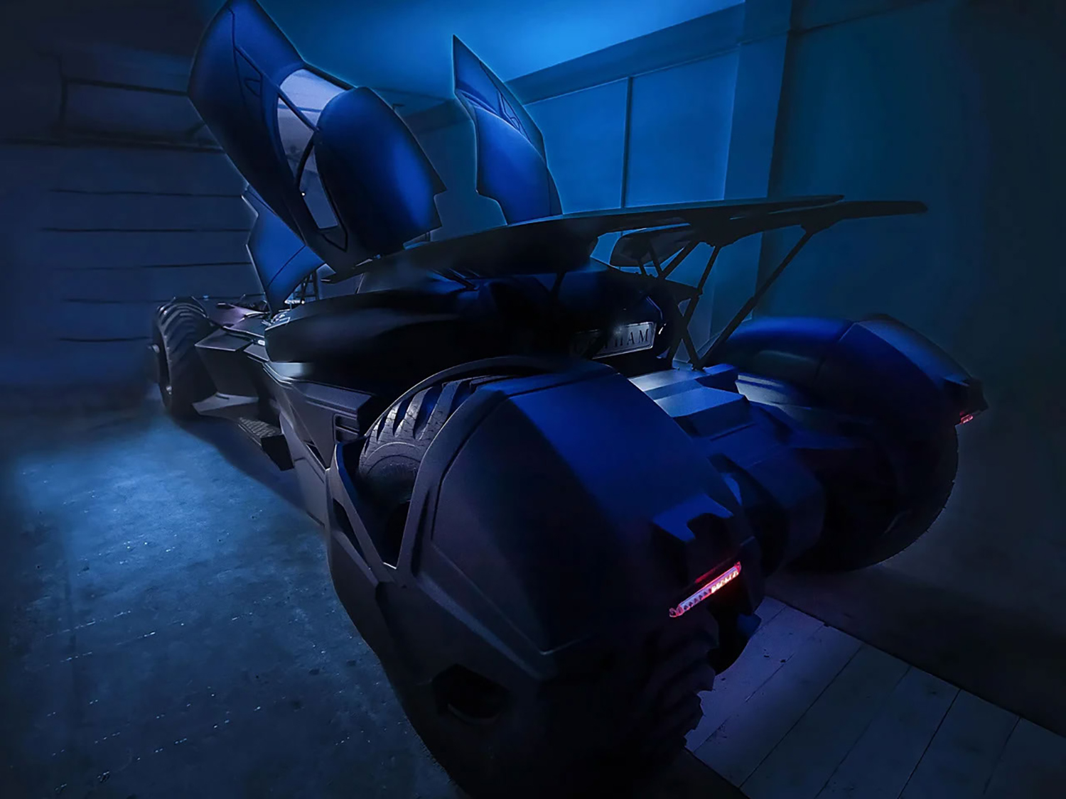 常軌を逸した究極の魔改造マシン「AVG バットモービル・トリビュート」の狂気 〜 画像7