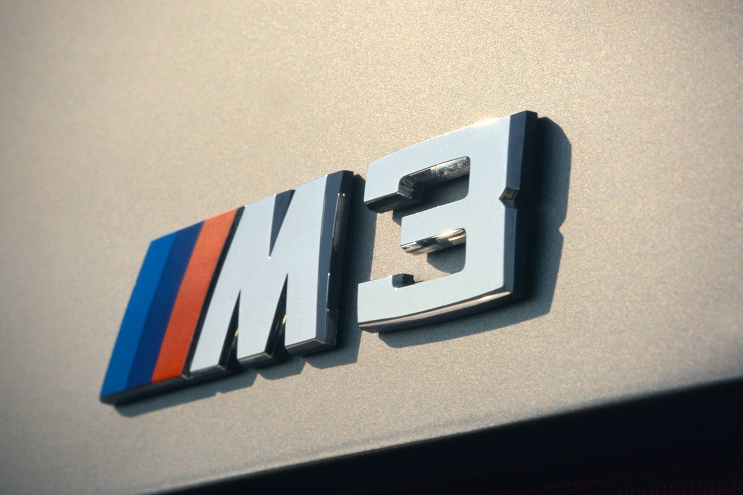 ビマーなら知っておきたいBMW「M」が掲げる「ブルー」「ネイビー」「レッド」がもつ色の意味 〜 画像1