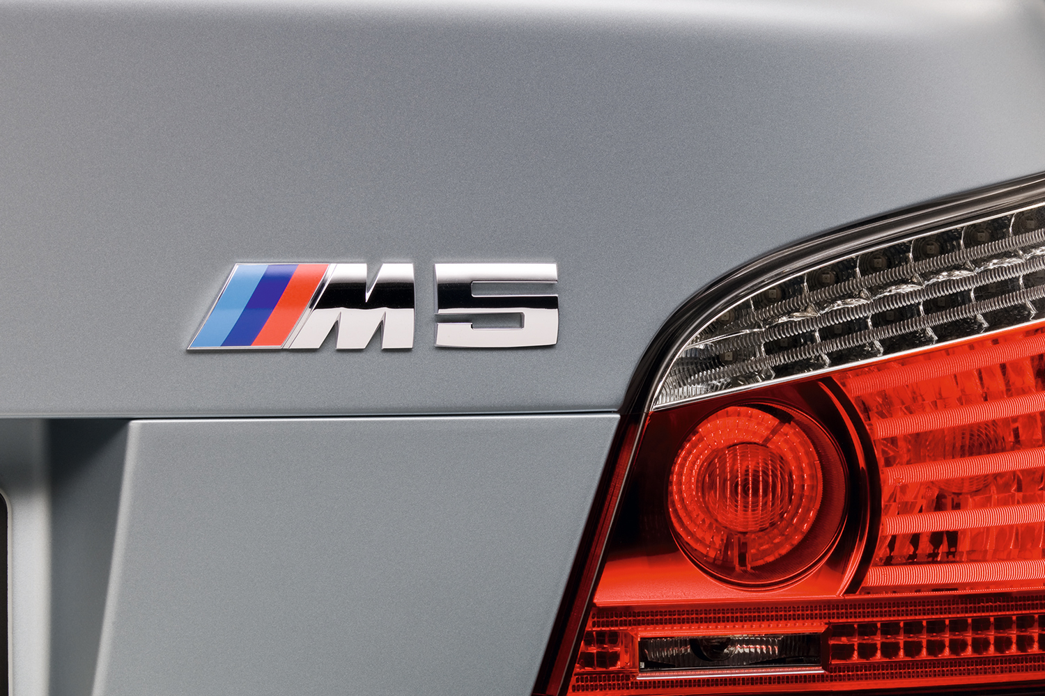 BMW M5のエンブレム