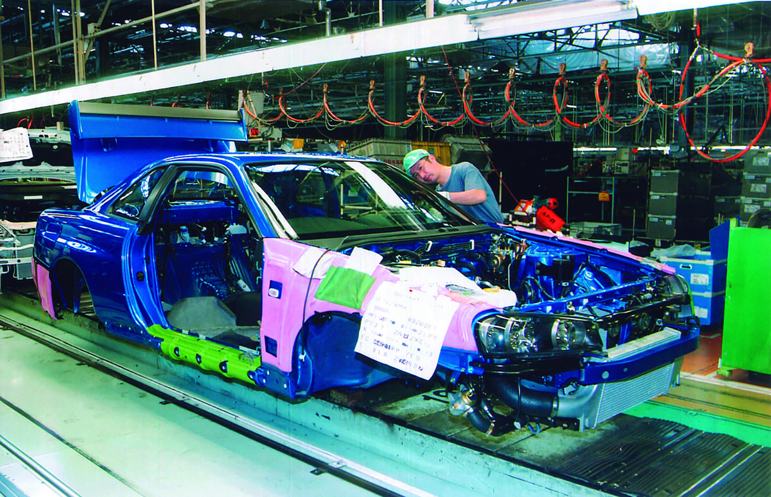 日産スカイラインGT-R（BNR34）の生産ライン