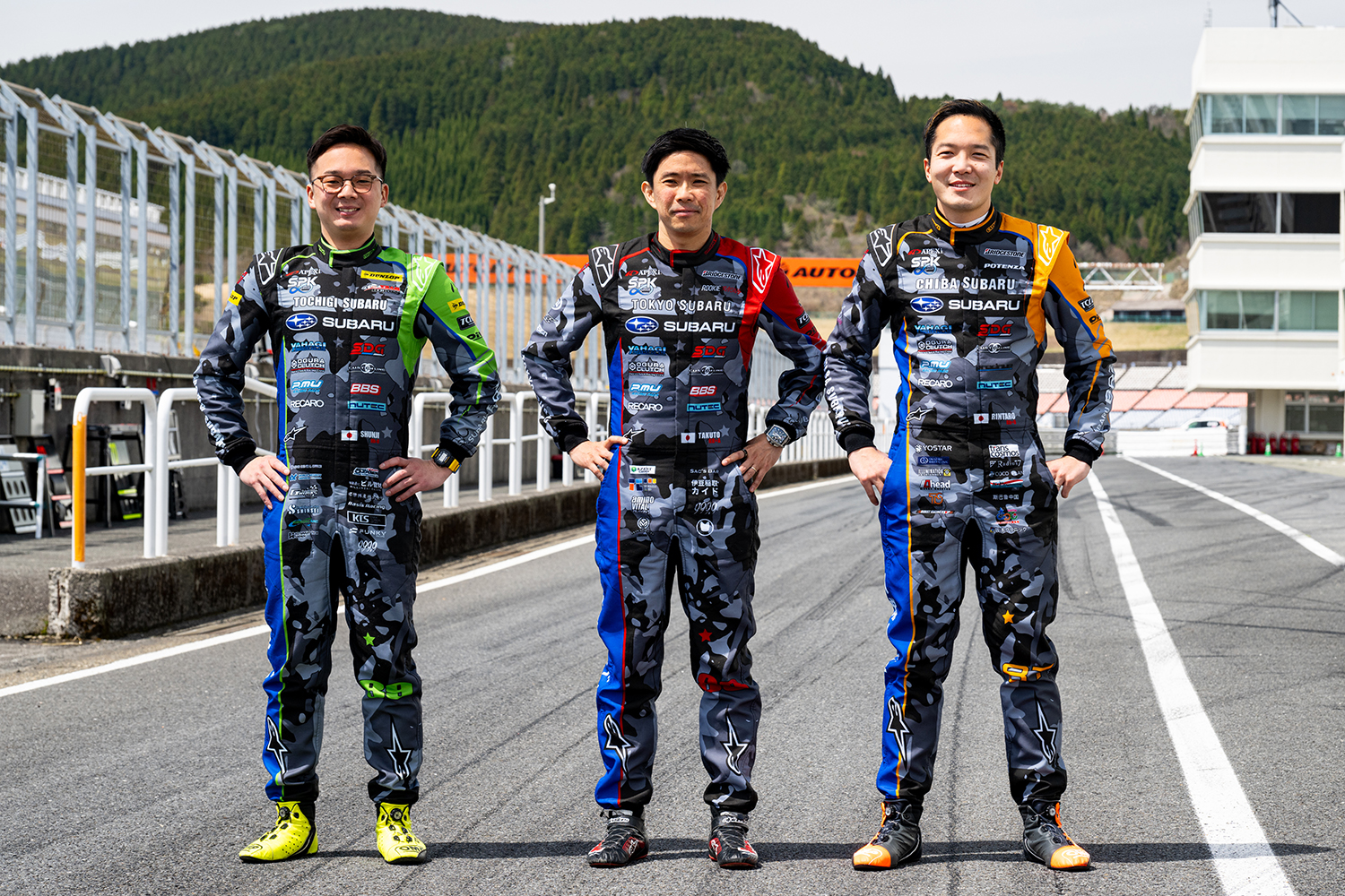 89号車（栃木スバルレーシング）奥本隼士・88号車（東京スバルレーシング）井口卓人、87号車（千葉スバルレーシング）久保凜太郎