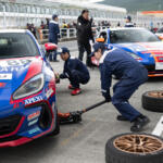 【画像】注目の開幕戦は大混戦で波乱の展開に！　TOYOTA GAZOO Racing GR86/BRZ Cup 2026に井口卓人率いるTeam Takutyが挑んだ 〜 画像49