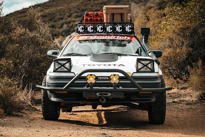 サーキットでお馴染みのAE92トレノがまさかのオフローダーに魔改造！　しかもガチで走れる仕様ってなかなかの鳥肌モノ!!