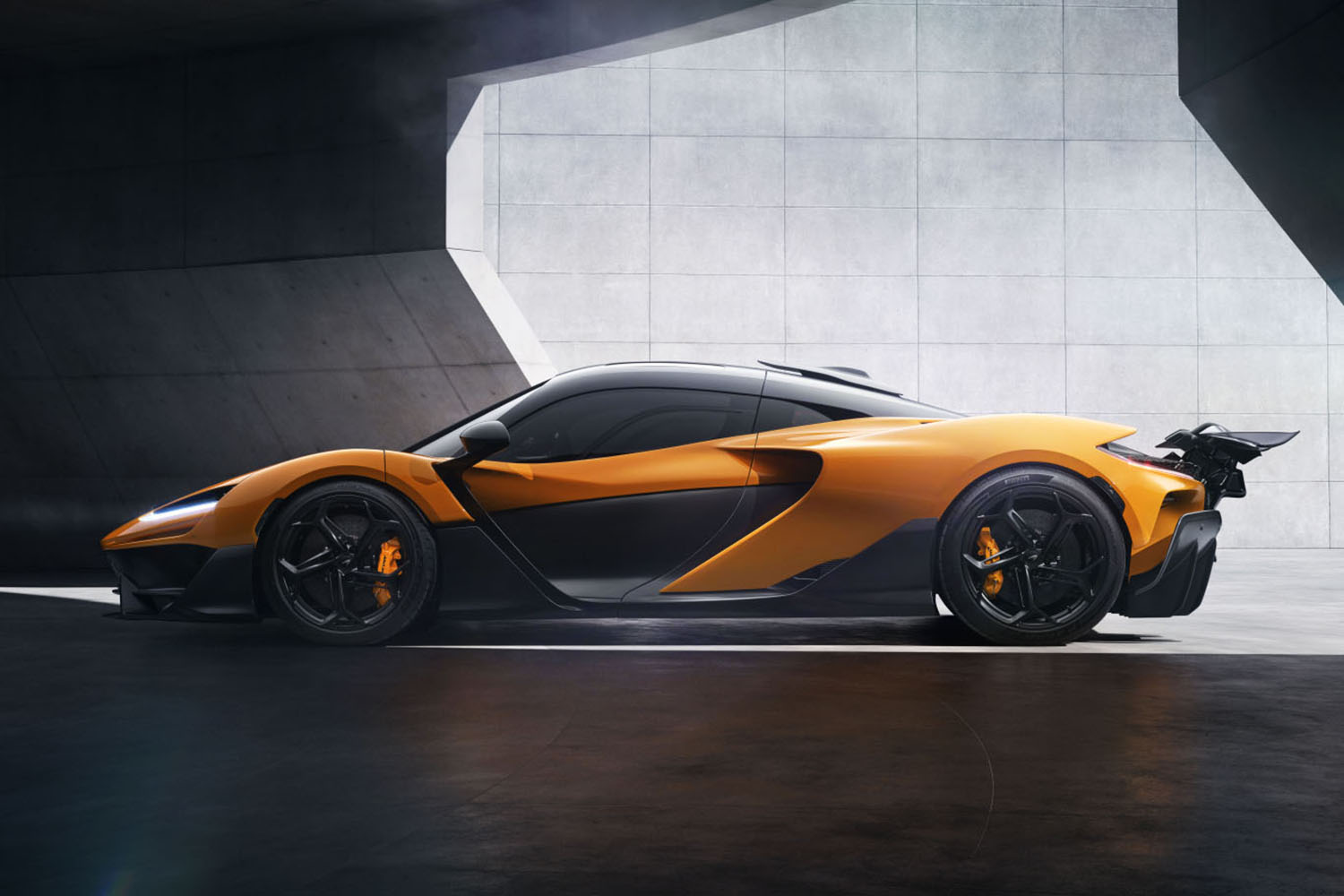 形が変わるクルマって公道を走ってもいいの？