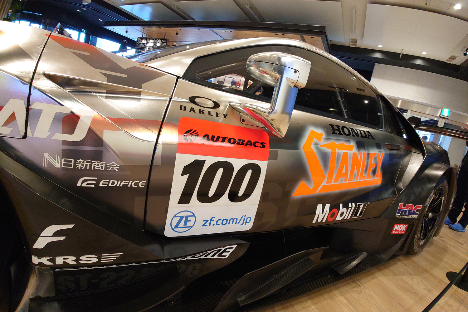 イベントで展示されるレーシングカーには超精巧なレプリカが混じってるケースがあった 〜 画像12