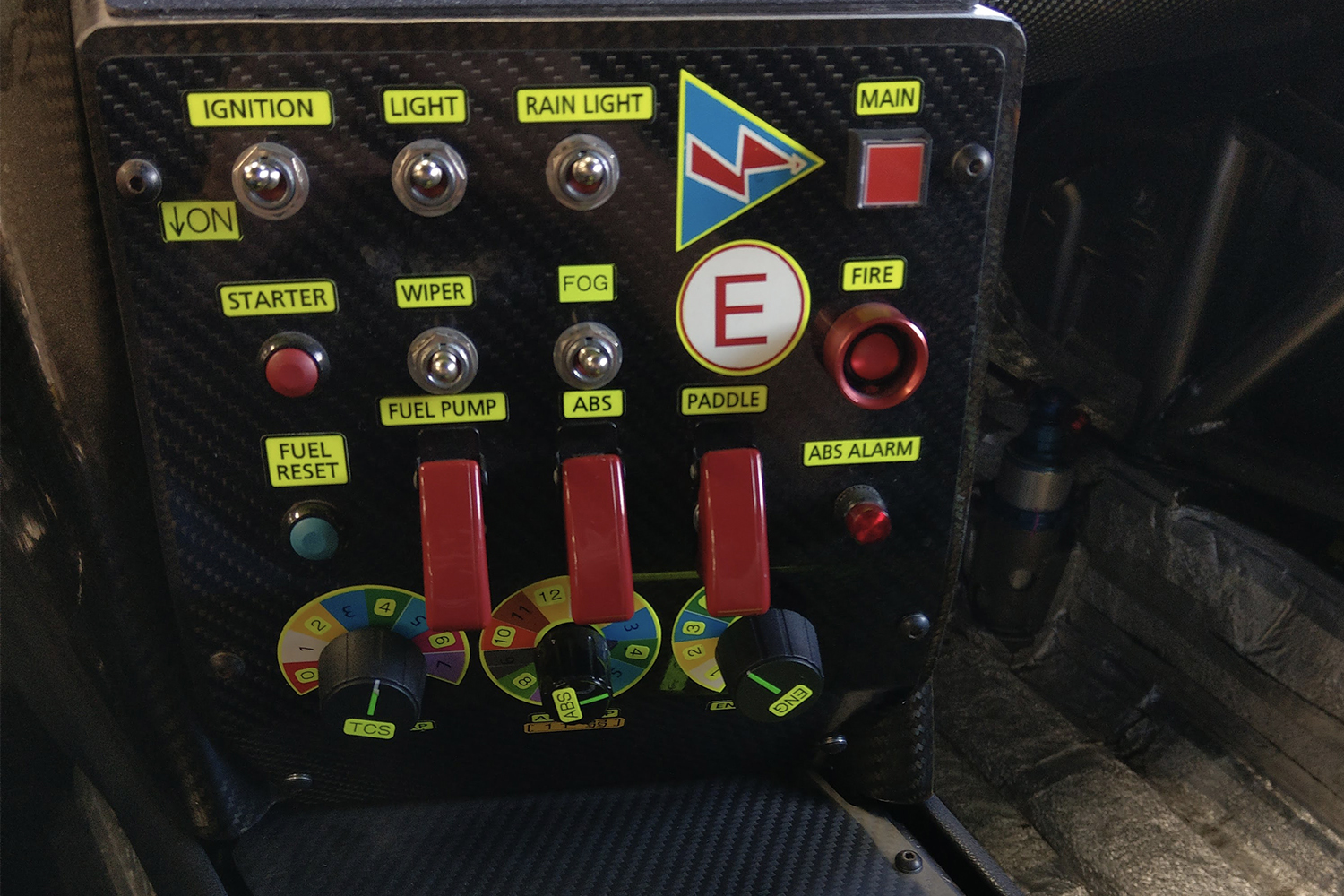 イベントで展示されるレーシングカーには超精巧なレプリカが混じってるケースがあった 〜 画像3