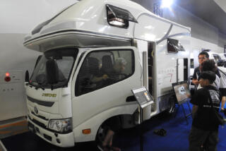 最近ではキャンピングカー専用のシャシーが自動車メーカーから出ていた