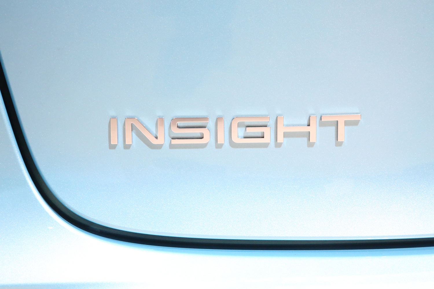 ホンダ・インサイト（4代目）のエンブレム 〜 画像3