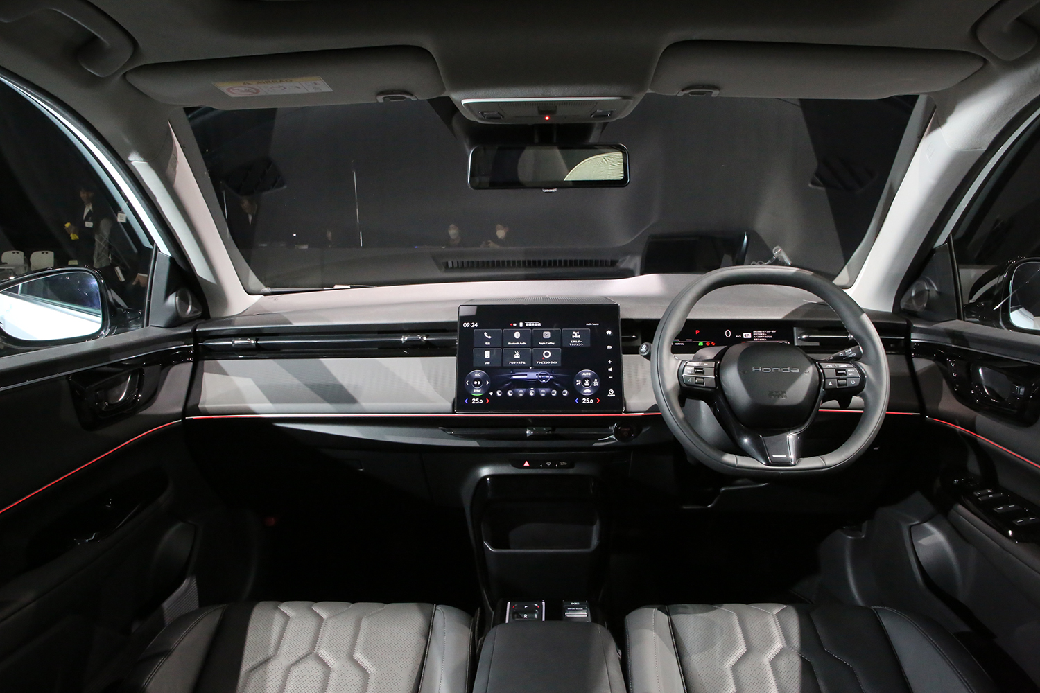 ホンダ・インサイト（4代目）の車内 〜 画像6