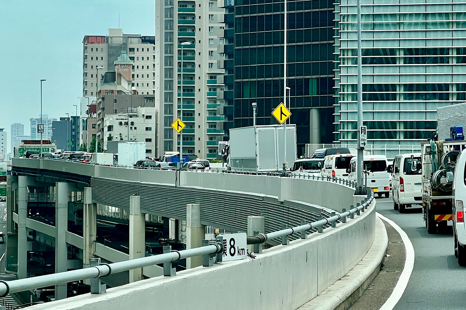 渋滞中の首都高のイメージ 〜 画像2