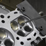 【画像】エンジンチューンのメジャー項目「ポート研磨」！　何をやる？　やったら何が変わる？ 〜 画像3