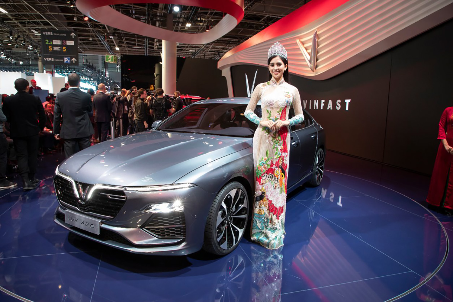 2018年のパリモーターショーでのビンファストブースの様子 〜 画像10