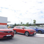 【画像】驚異の急成長を遂げるベトナムの国産メーカー「ビンファスト」を現地取材！　2045年に「先進国の仲間入り」も現実的と思えるクルマと交通状況に衝撃!! 〜 画像9