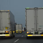 【画像】トラックの荷室の「上の角」で光ってるランプ！　あれはどういう役割のもの？ 〜 画像4