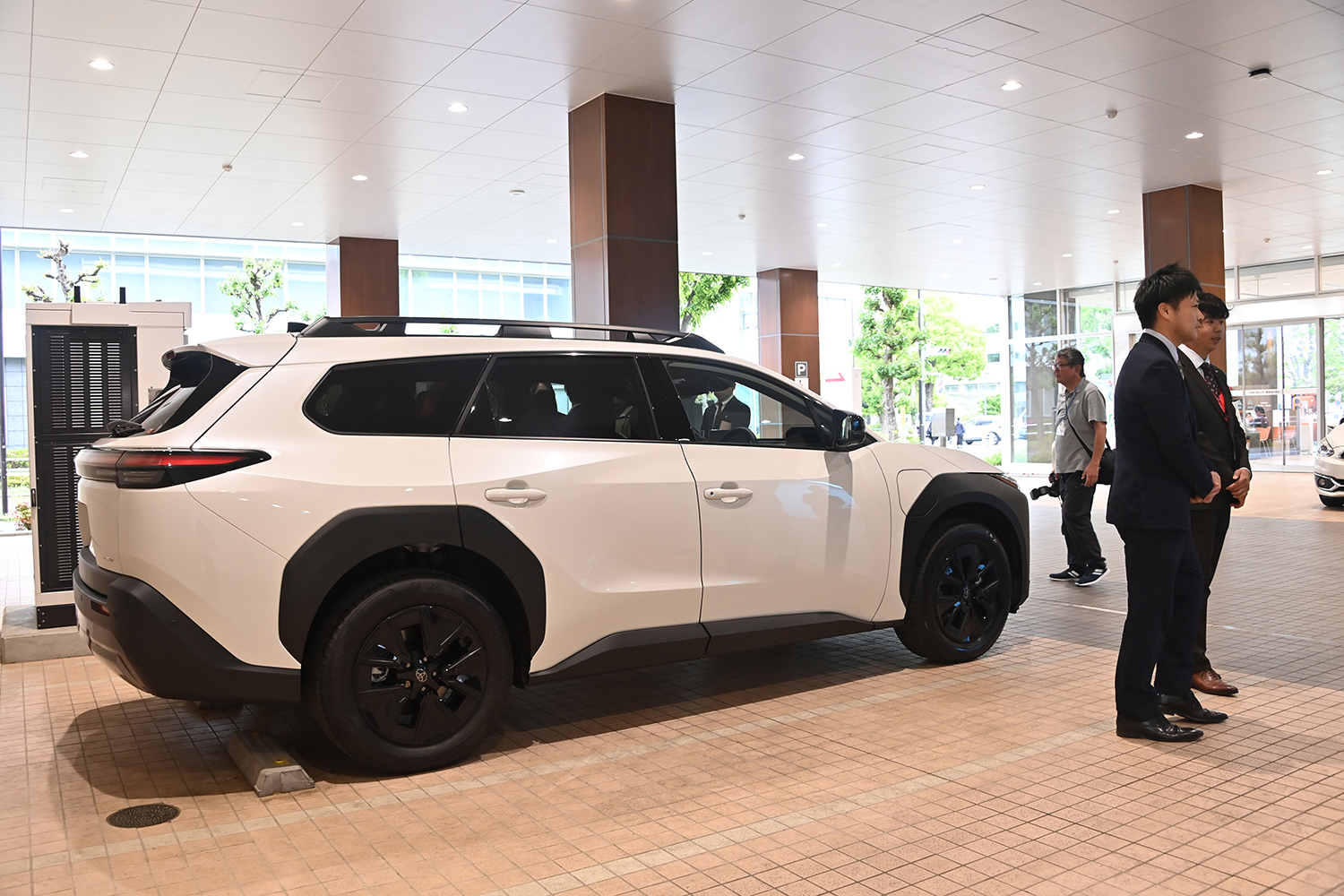 TEEMOの急速充電器とbZ4Xツーリング