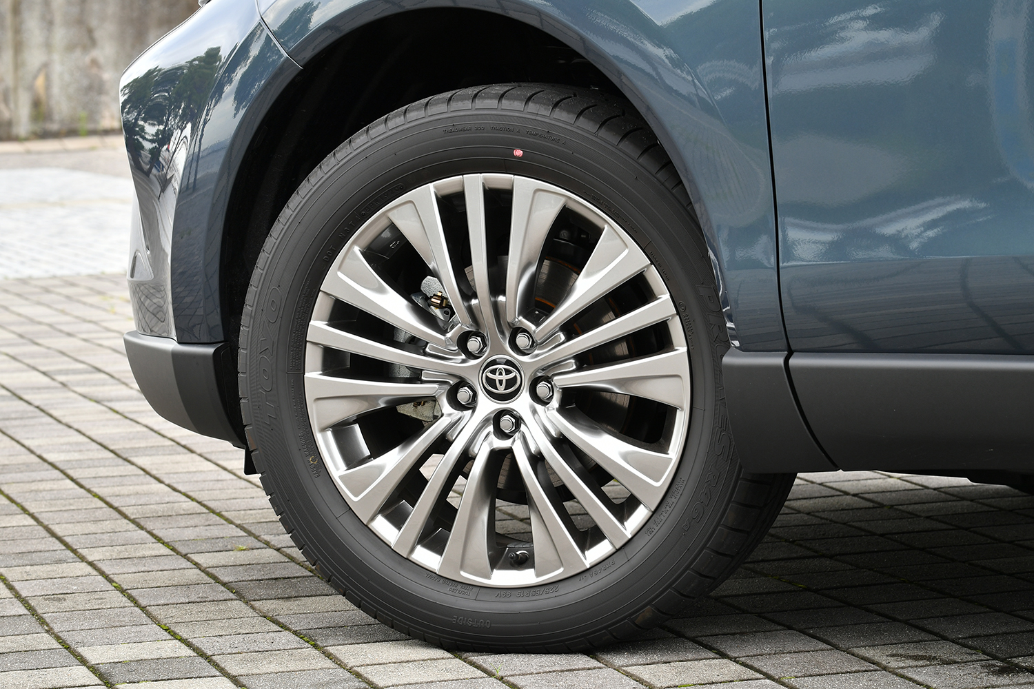 トヨタ・ハリアーの19インチホイール 〜 画像19