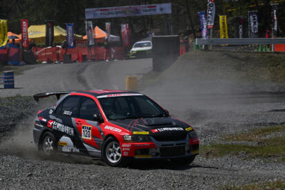 腕を磨くなら大学の自動車部がアリ！　全日本ダートラで活躍する自動車部出身ドライバーに直撃取材した