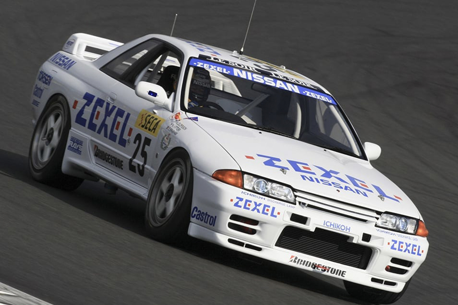 日産スカイラインGT-Rレース仕様車（BNR32）