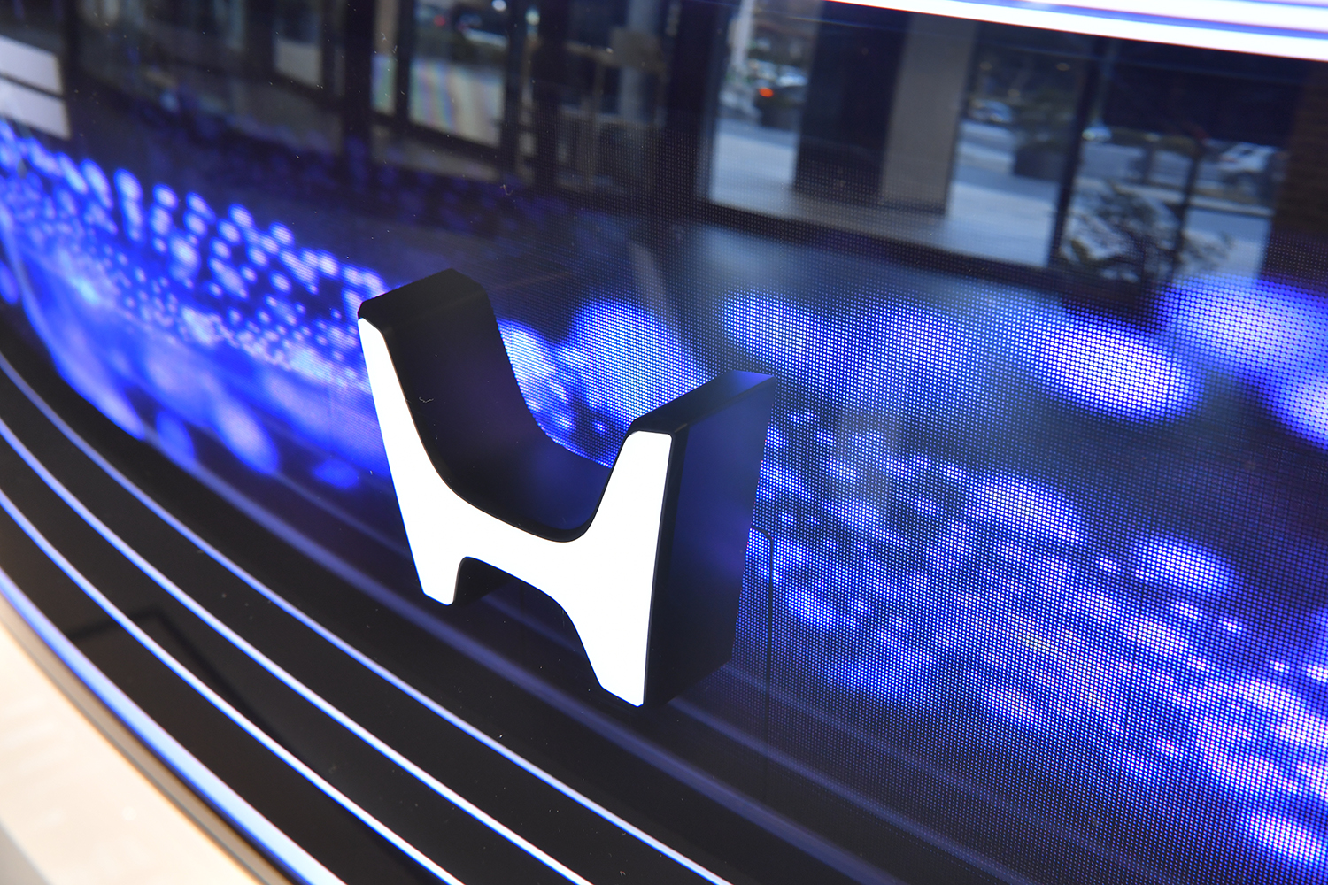 新しいホンダのエンブレム