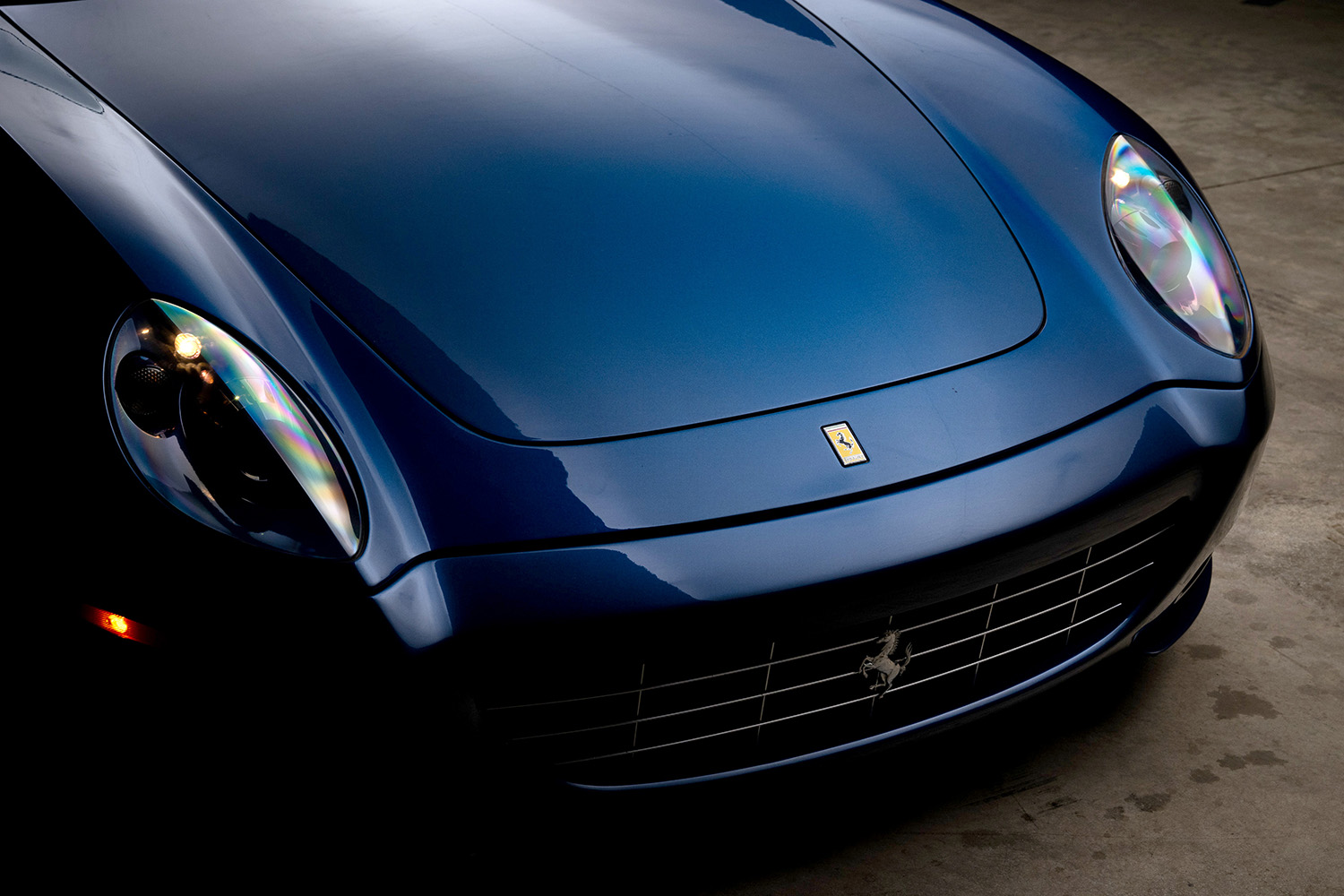 「612スカリエッティ」はフェラーリ最後の2＋2V12GTクーペだった【21世紀スーパーカーFILE #026】