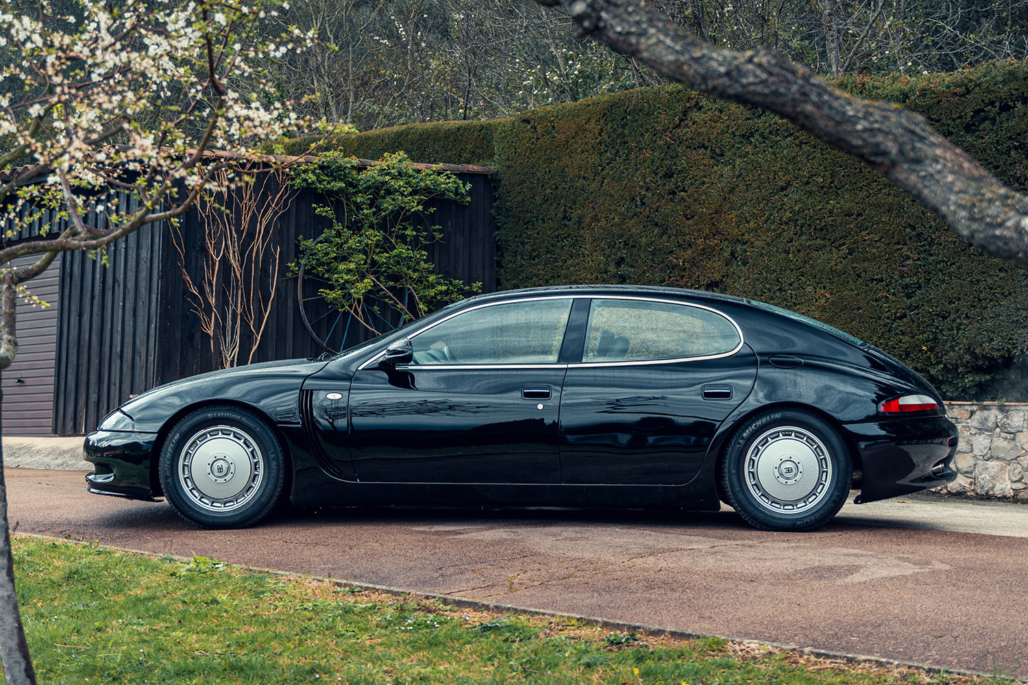 ブガッティEB112のサイドビュー 〜 画像5