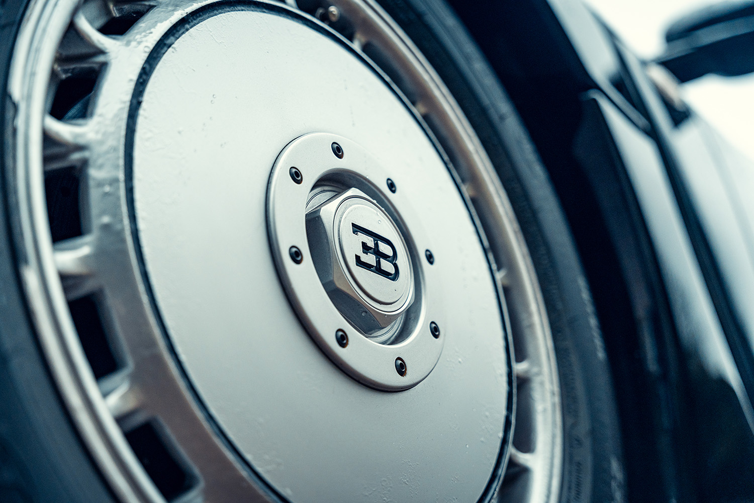 サルーンの皮を被ったスーパーカー「ブガッティEB112」は世界にたった3台しか存在しない激レア車だった 〜 画像13