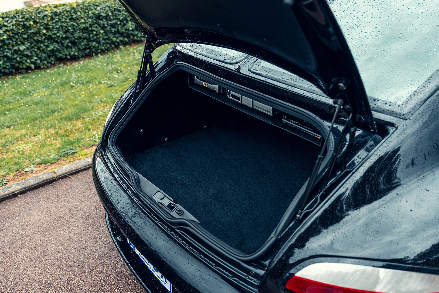 サルーンの皮を被ったスーパーカー「ブガッティEB112」は世界にたった3台しか存在しない激レア車だった 〜 画像16